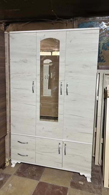 Dolablar: Açılan, 3 qapılı Düz dolab, Qarderob, paltar dolabı — 5