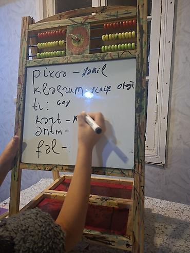 doska marker: Uşaq üçün çoxfunksiyalı taxta yazı lövhəsi və öyrədici stend — 1