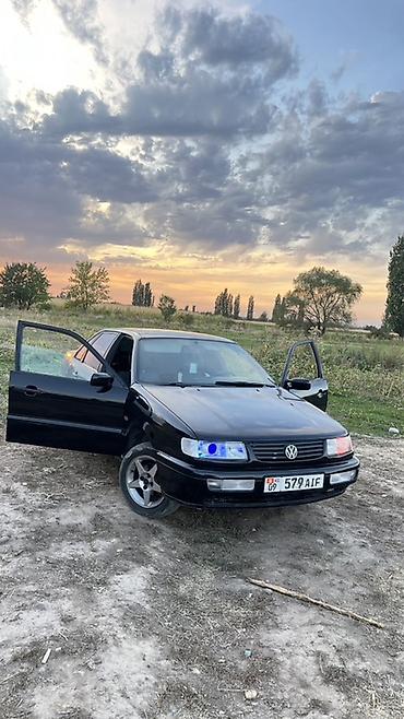 Volkswagen Passat: 1994 г., 1.8 л, Механика, Бензин, Седан