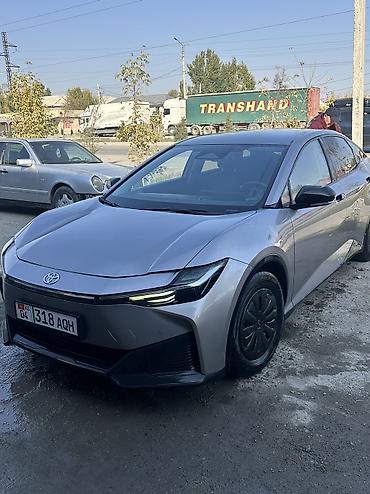 wuling mini ev: Toyota bZ3: 2023 г., Электромобиль, Седан — 2