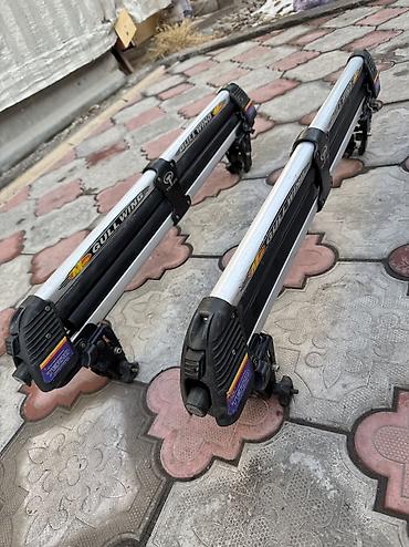 Крепления для велосипедов и лыж: Крепление для лыж и сноубордов На поперечные дуги Terzo, Самовывоз — 4