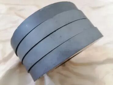 Ostali pribor i dodaci za alate: -Cena magneta je po komadu i u milimetrima . -Magneti kod mene su — 1