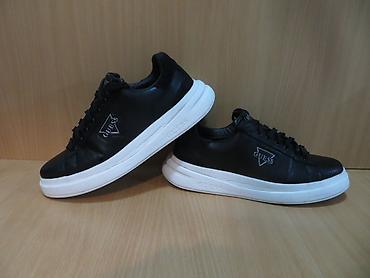 GUESS br 44 28cm unutrasnje gaziste stopala, patike dobijene iz vana