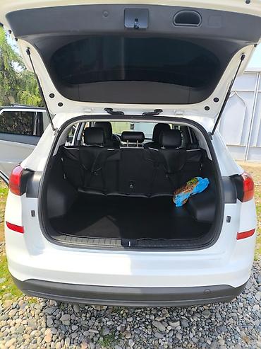 Hyundai: Hyundai Tucson – ağ rəngli, şəhər və kənar səfərlər üçün universal — 9