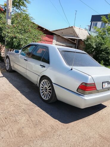 Mercedes-Benz: Автомобиль Mercedes-Benz S-класса объем 3,2 автомат коробка