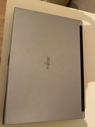 ноутбук 4060: Fujitsu ESPRIMO Mobile noutbuku Xüsusiyyətlər və detallar: -