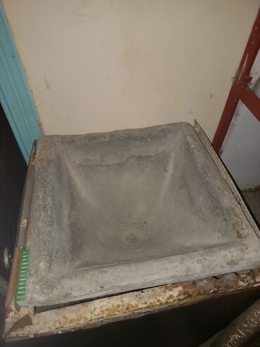 Alçipan: Beton yuma lavabosu - Material: tam beton/kəsək daş tərkibli, qalın