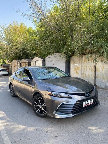 чемодан дорожные: Toyota Camry: 2021 г., 2.5 л, Вариатор, Гибрид, Седан