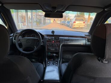 Mercedes-Benz: Mercedes-Benz E-Class (W210) sedan - Korpus: sedan, gümüşü rəng - — 9