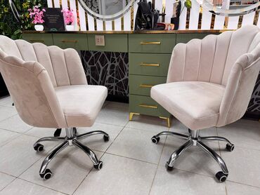 одноразовые простыни бишкек: İşlənmiş, Makiyaj üçün masa, Güzgülü