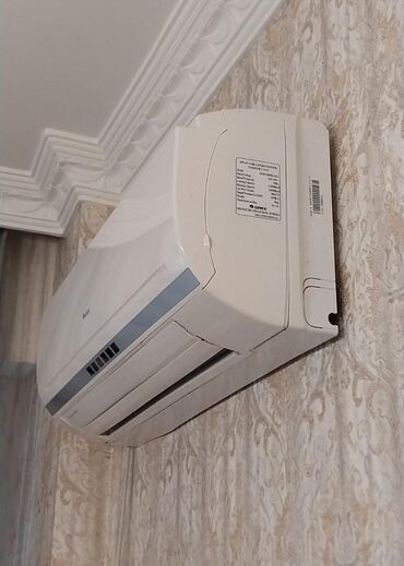 Yataq otağı dəstləri: Kondisioner Gree, 40-45 kv. m