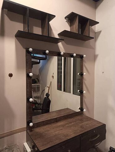 işlənmiş dam örtüsü: Salam. Bərbər salonu üçün mebel dəsti satılır kreslo qalxıb düşmür