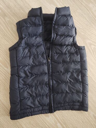 Kurtkalar: Uşaq parça tipli gödəkcə.Okaidi brendi.iki hissədən ibarətdir. oğlan — 10