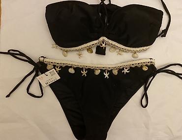 Çimərlik geyimləri: Qaralar rəngli bəzəkli iki hissəli bikini dəsti - Üst: Straplı — 3
