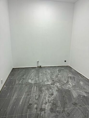 аренда помещения под маникюрный салон: Сдаю Офис, 20 м², В бизнес центре, 1 линия