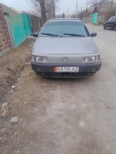 Volkswagen: Volkswagen Passat: 1988 г., 1.8 л, Механика, Бензин, Седан