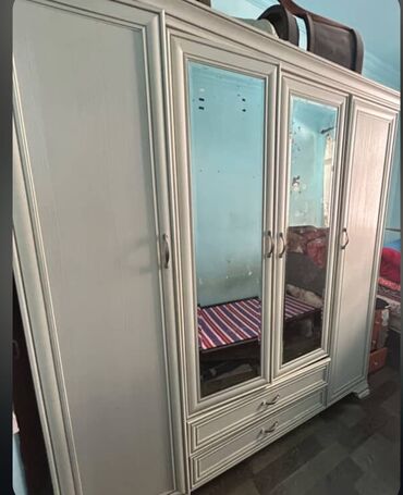 metbex dolabı: ✅embawwoddan dolab satilir 200 azn.eni 2.40 hundurluyu 2.30 Sahil