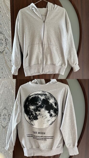 sweatshirt azerbaycan dilinde: Ay rəsmi olan boz rəngli kapüşonlu sweatshirt. Ön tərəfdə zəncirbənd