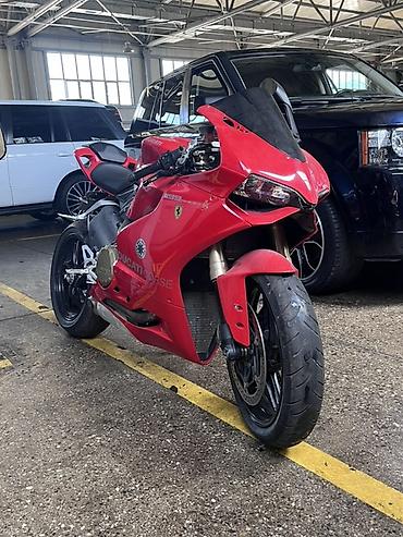 Motonəqliyyat: Ducati 1199 Panigale – supersport sinfi - Model: Ducati 1199 Panigale — 2