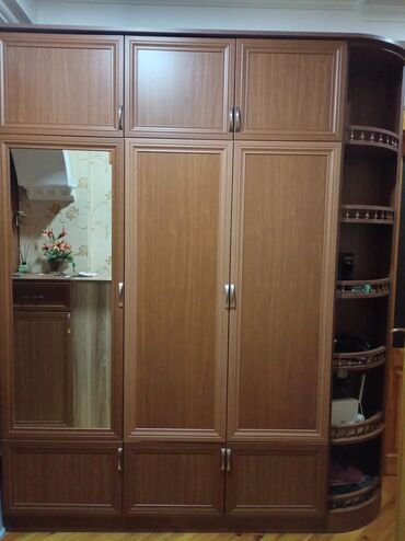 пластиковый шкаф на балкон: Распашной, 3 двери Угловой шкаф, Шкаф в прихожей