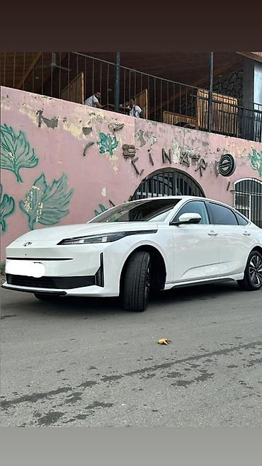 i̇kinci el: Changan Qiyuan A05: 1.5 l | 2025 il 29000 km Sedan — 2