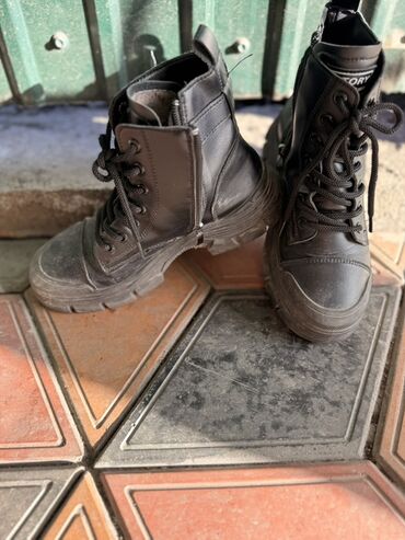 Women's Sneakers and athletic shoes: Кроссовки Prada Milano, ярко‑зеленые. Продам. Размер 37-38. Покупали в — 13