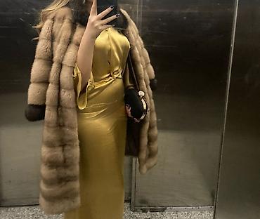 Kürklər: Material: Norka, boynu ve qollari sobol Razmer:M-L Brend:Femina — 1