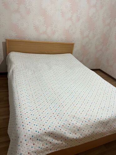 воздушный матрас кровать: Спальный гарнитур, Двуспальная кровать, Шкаф, Матрас, цвет - Бежевый, Б/у
