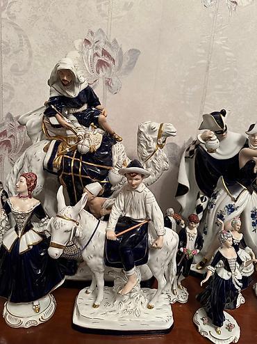 saz satilir: Satılır qedımı Royal Dux fiqurlar her ölçü her növ var 130manatdsn — 3