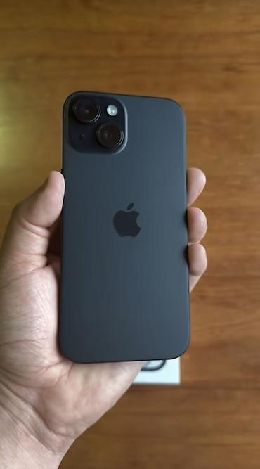 apple mackbook: IPhone 15, Qara, Simsiz şarj — 2
