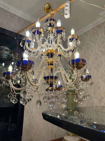 isiq mator: Çılçıraq, 10 və daha çox lampa, Şüşə