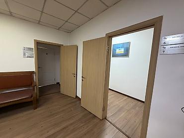 Аренда офисов: Сдается офисное помещение — 466 м² 📍 Адрес: г. Бишкек, ул. Усенбаева — 11