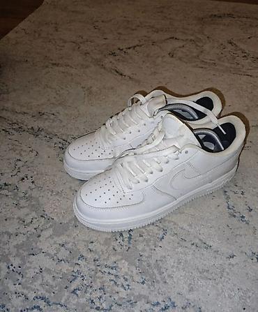 Эркектердин кроссовкасы, 42, 42.5, Nike, Колдонулган, түсү - Ак, Акылуу жеткирүү — 1