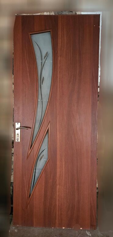 sade demir qapılar: Qapi satilir. 3u birge 100 manat. Olcu 2.10 nun 90a. Cercivesi