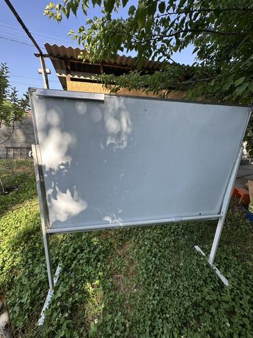 Канцтовары: Маркерная доска на колесах