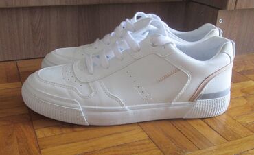 Women's Sneakers and athletic shoes: Graceland, 40, bоја - Bela na lalafo.rs — 1 Women's Sneakers and athletic shoes: Graceland, 40, bоја - Bela — 1