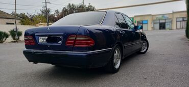 Mercedes-Benz: Mercedes-Benz E-Class: 2.2 l | 1997 il Sedan — 3