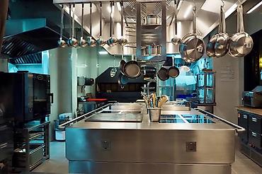 Повара: **Ассаламу алейкум, уважаемые владельцы кафе и ресторанов!** Меня — 7