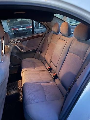 mercedes 180 b: Mercedes-Benz C-Class sedan - Gövdə: 4 qapılı sedan, ağ rəng - Kuzov — 6
