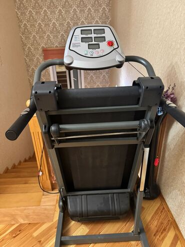 Qaşıqlar: Proteus MTM-4500 qaçış trenajoru - Güclü və səssiz motorlu, evdə