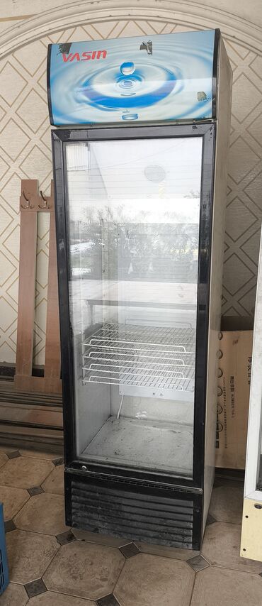 кофейное оборудование: Продаю витринное холодильники. б/у. в хорошем состоянии