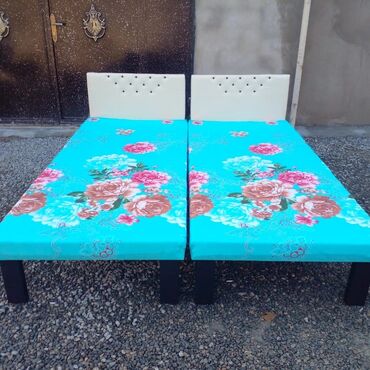 Çarpayılar: Kravat Təzə hazırları var Rəng seçimi var Bir nəfərlik kravat 60 — 7