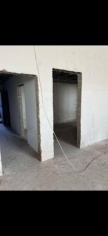 Аренда помещений свободного назначения: Ахунбаева Манаса Сдается помещение Площадь:1300м2 Этаж:1 Цена :17$ — 10