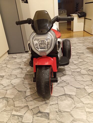 Xodunoklar: Elektrik uşaq motosikleti – 3 təkərli - Rəng: qırmızı-qara-ağ