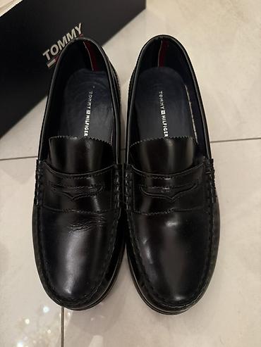kisi lofer: Tommy Hilfiger kişi loaferləri - Rəng: qara - Model: klassik penny — 1