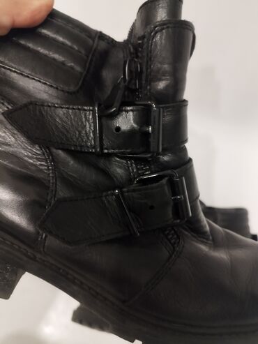 Botinka və botilyonlar: Guess, Ölçü: 37.5, rəng - Qara, İşlənmiş -da lalafo.az — 3 Botinka və botilyonlar: Guess, Ölçü: 37.5, rəng - Qara, İşlənmiş — 3