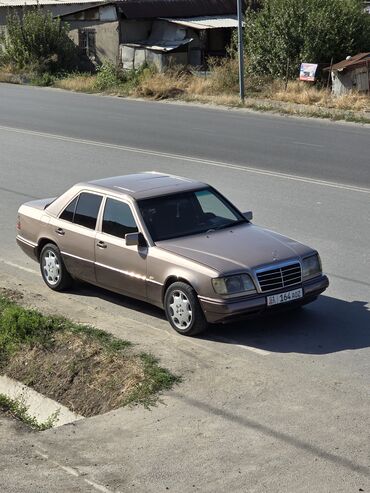 мерседес бенц 811: Mercedes-Benz E 220: 1994 г., 2.2 л, Автомат, Бензин, Седан