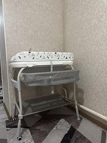 купить стол: Пеленальный комод-станция с детской ванночкой 2-в-1. Особенности: - — 2