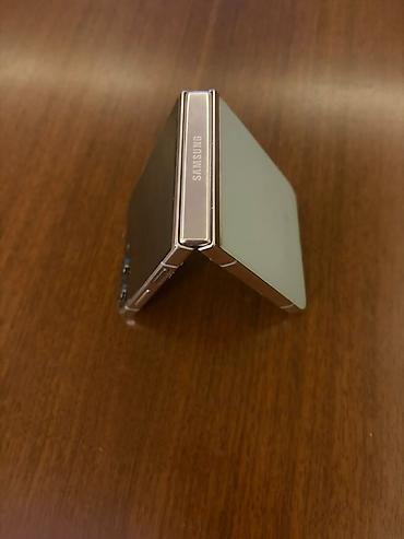 Mobil telefon və aksesuarlar: Samsung Z Flip, 256 GB, rəng - Yaşıl, Barmaq izi — 4