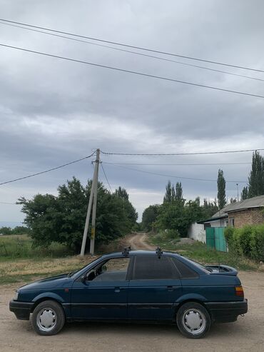 кир машине: Volkswagen Passat: 1990 г., 1.8 л, Механика, Бензин, Седан